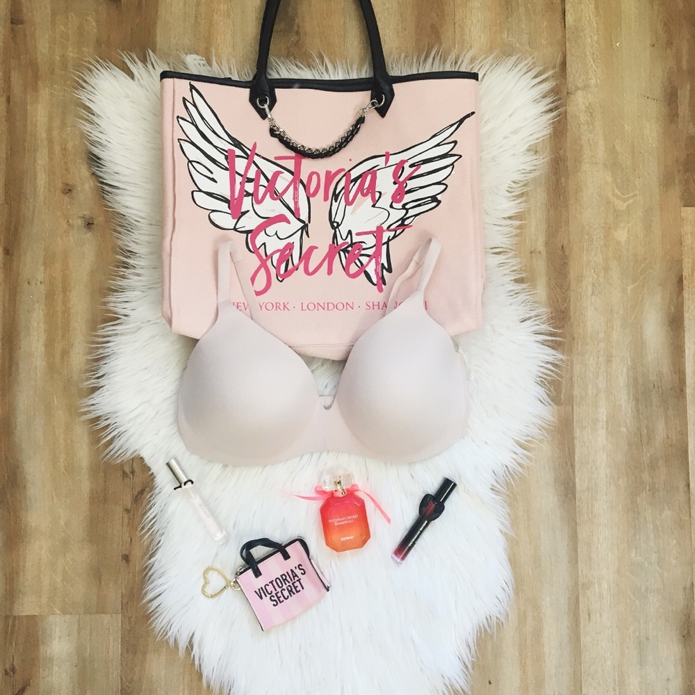 38DD Victoria Secret Bra